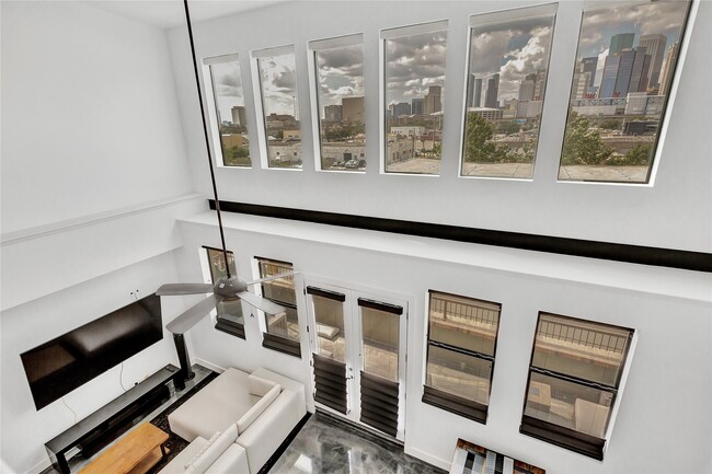 Photo - 2323 Polk St Unit 305
