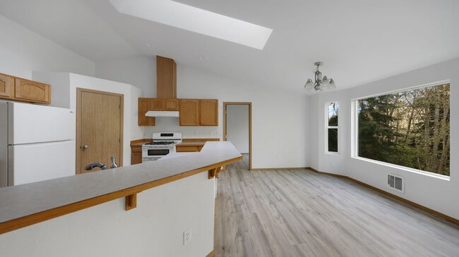 Photo - 3 Bed 2 Bath - Large Living Room - Office ...