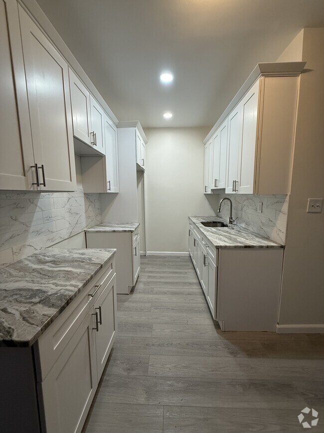 Building Photo - 1124 North Ave Unit 4 bed duplex Rental