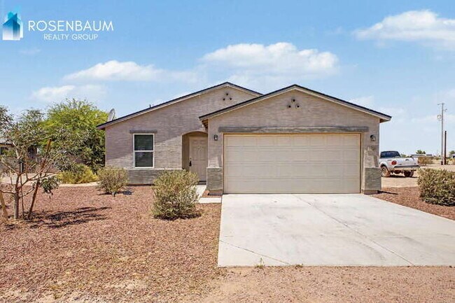 3520 N La Paz Dr