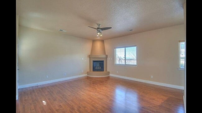 Photo - Available Now! Beautiful 3 Bedroom/2 Bathroom Home in Northeast Albuquerque