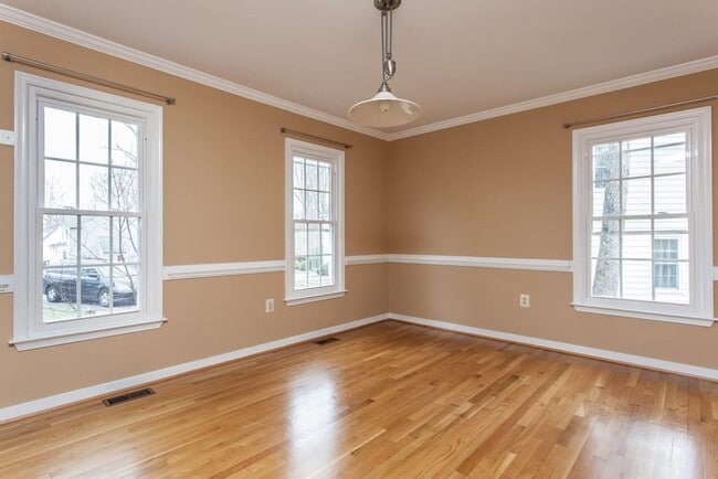 Photo - Beautiful 3 Bedroom, 2 Bathroom Home in Chesterfield ***Available Early-Mid June 2026***