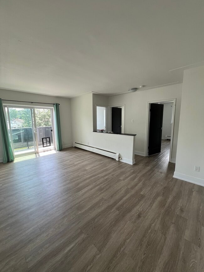 Photo - 784 Hughson St Unit 15