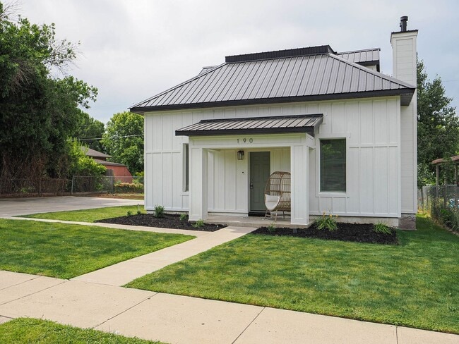 Photo - NEWLY REMODELED HISTORIC HOME IN DOWNTOWN ...