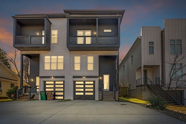 Building Photo - Modern Living in Wedgewood Houston