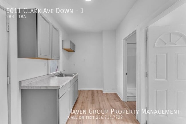 5011 Clark Ave Unit 1