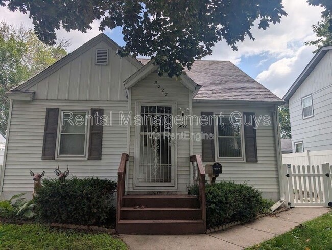 Photo - 5027 6th St NE