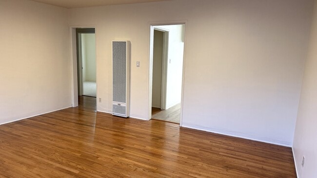 Photo - 3590 Cedar Ave