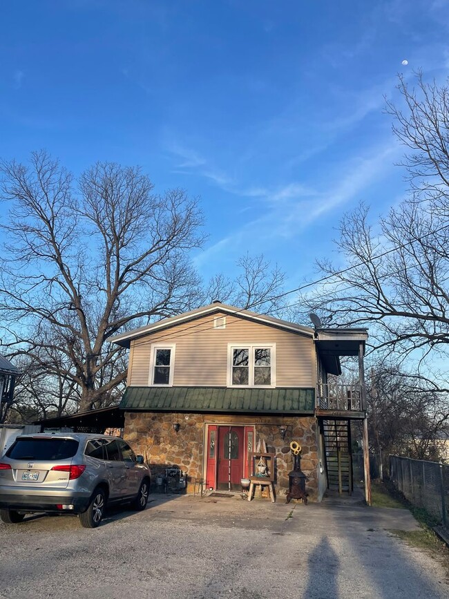 Photo - 1614 B St NW Unit 1614 B St NW