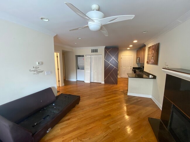 Photo - 2241 W Morse Ave Unidad 2