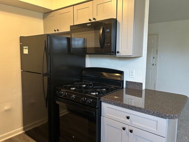 Photo - Broadmore Apartments