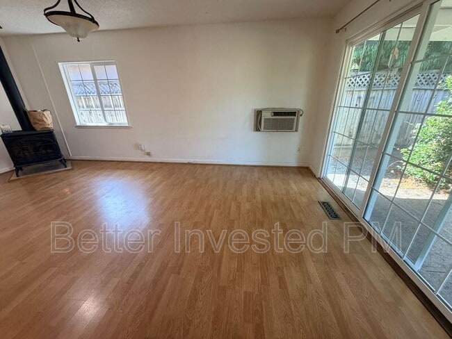 Photo - 1713 Mariposa Dr