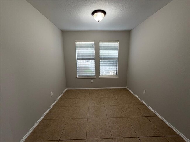 Photo - 8009 Tuscarora Trail