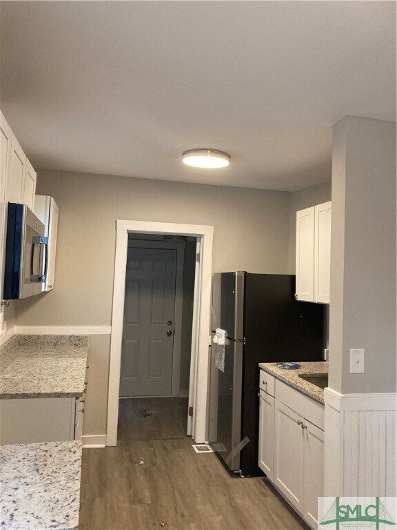 Photo - 731 E 38th St