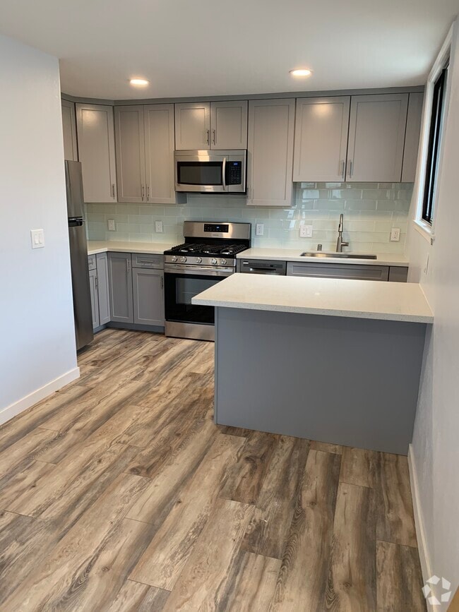 Building Photo - 724 2nd Ave Unit 1 Rental