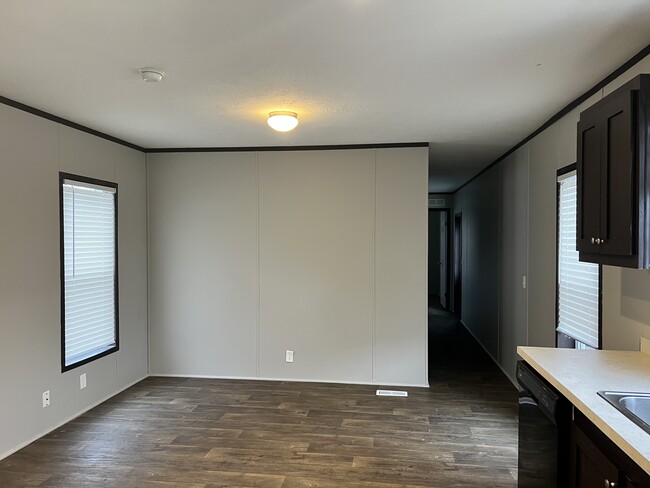 Photo - 3519 Loveside Terrace