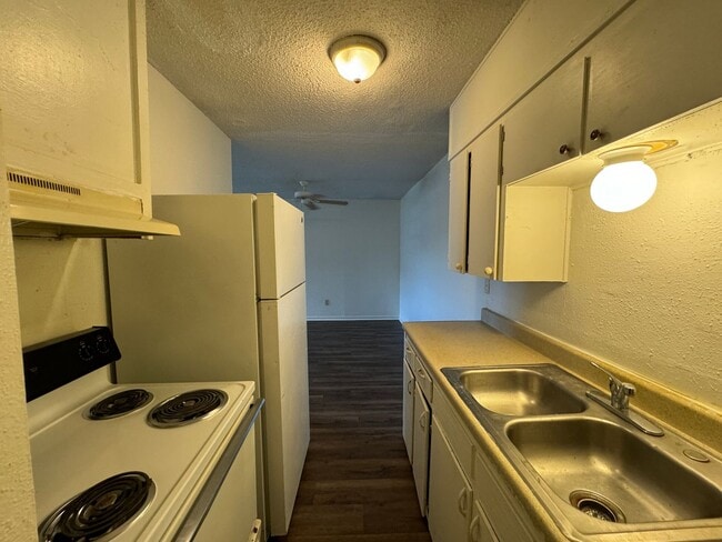 505 Sunset Ln Unidad D