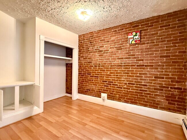 Photo - 18 Mead St Unit 1