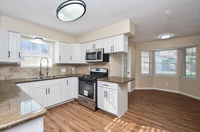 Photo - 4730 Theall Rd