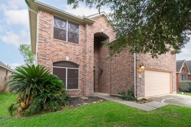 Building Photo - 6126 Menor Crest Dr