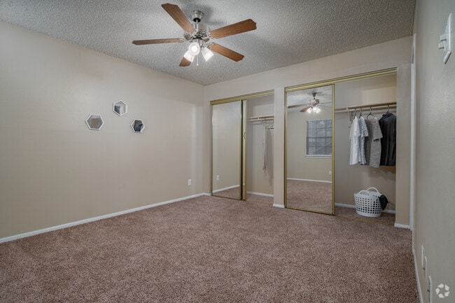 1BR, 1BA - 600SF - Bedroom