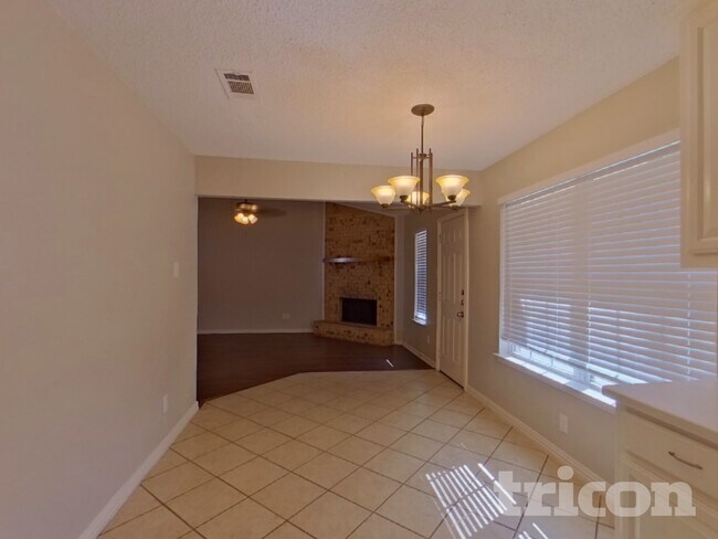 Photo - 6056 Birchhill Rd