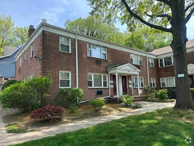 Building Photo - 192 Hillside Ave Rental