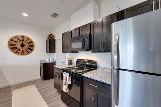 Photo - 110 Bluebonnet Cir