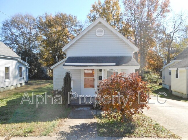 111 4th St