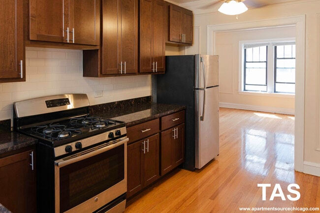 Building Photo - 1948 W Wilson Ave Unit 2 Rental