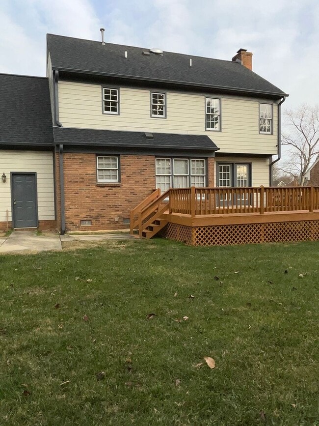 Photo - 3 Bedroom Home With Large Bonus Room Convenient to US 421