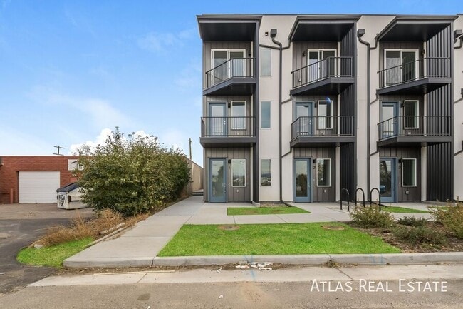 Photo - 2624 S Delaware St Unidad 1