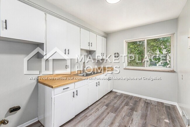 Photo - 19425 Moross Rd