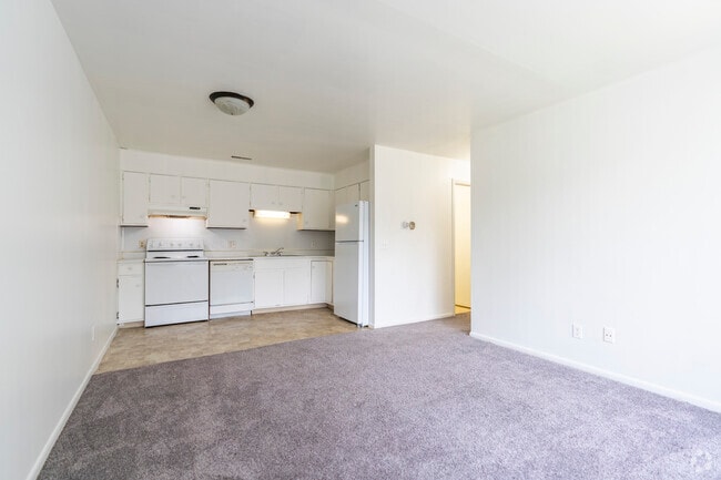 2BR, 1BA - 750SF - #2 - Living/Dining Room