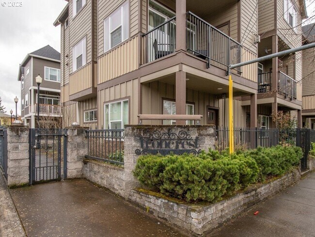 Photo - Bright & Modern 3-Bed + Office Condo in Ga...