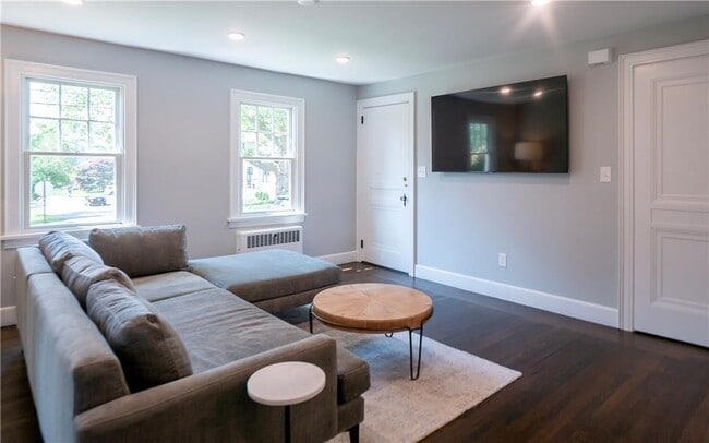 118 Ruggles Ave Unit 101