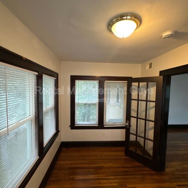Photo - 2512 Fremont Ave N
