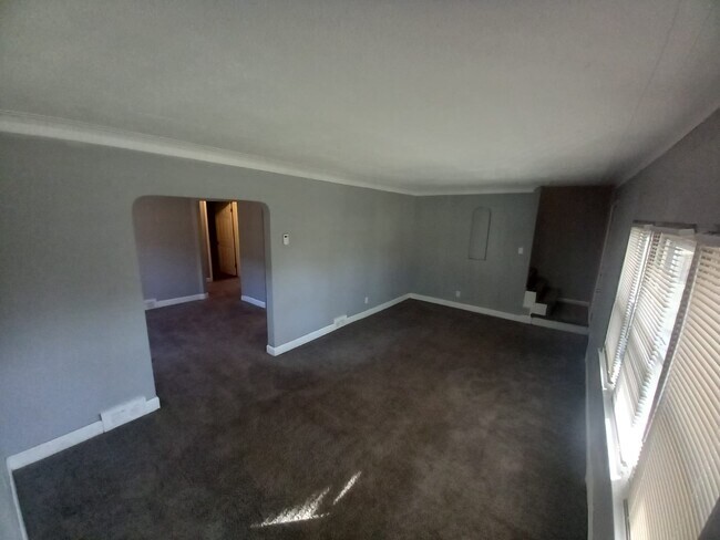 Photo - 10040 Mansfield St