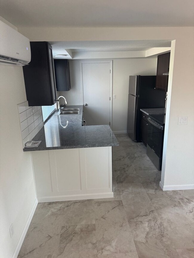Building Photo - milm36 Unit 5324 Rental