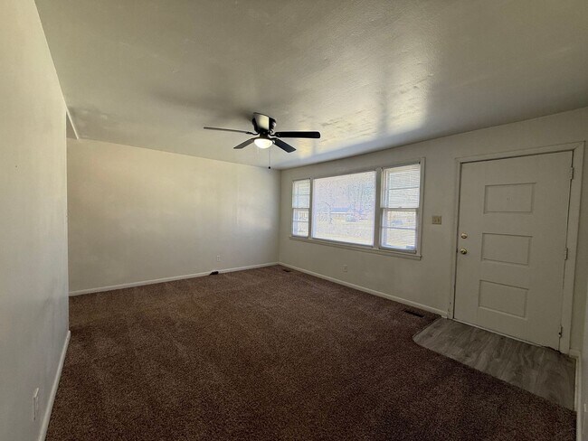 Photo - 4 bedroom, 2 bath House