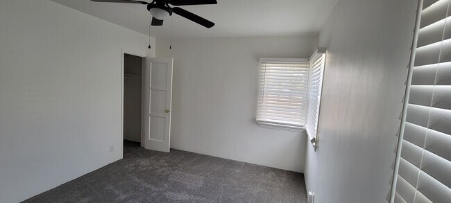 Segundo armario en el dormitorio - 1310 N Brand Blvd Unidad C