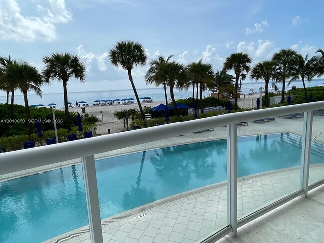 Building Photo - 18671 Collins Ave Unit 202