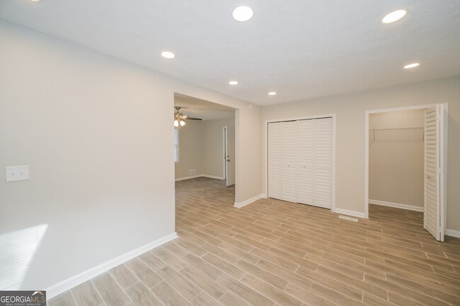 Photo - 205 Wellington Dr