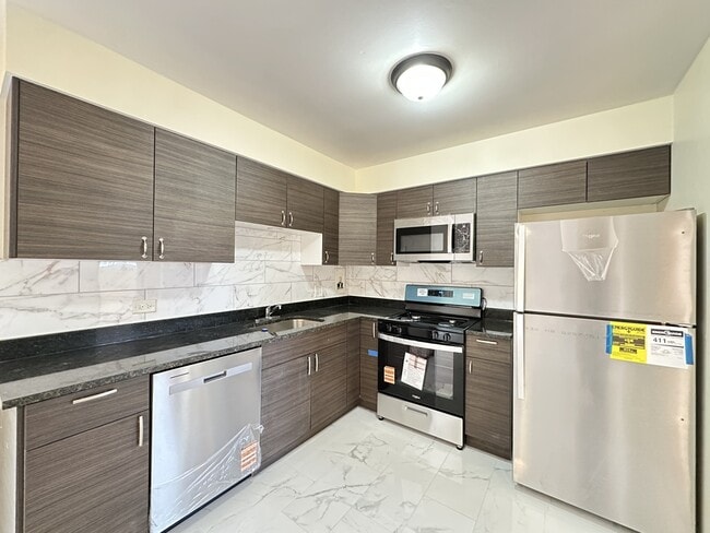 Photo - 627 N Lincoln Ave Unit J01P