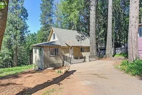 Photo - Charming 2/1 home nestled amongst the trees! Unidad #2