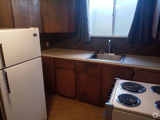 Building Photo - 340 S Wagon Wheel Dr Rental