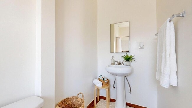 Photo - Heliotrope Apartments
