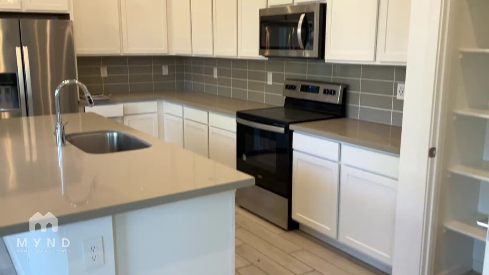 Photo - 901 S Smith Rd