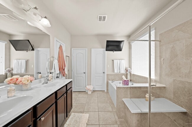 Photo - 9957 Spring Rock Ln