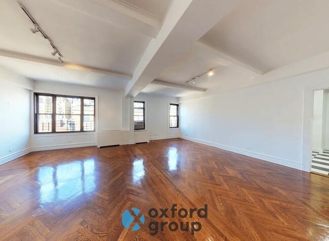 Photo - East 77th Street